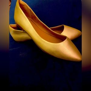 Amazon essentials women shoes .